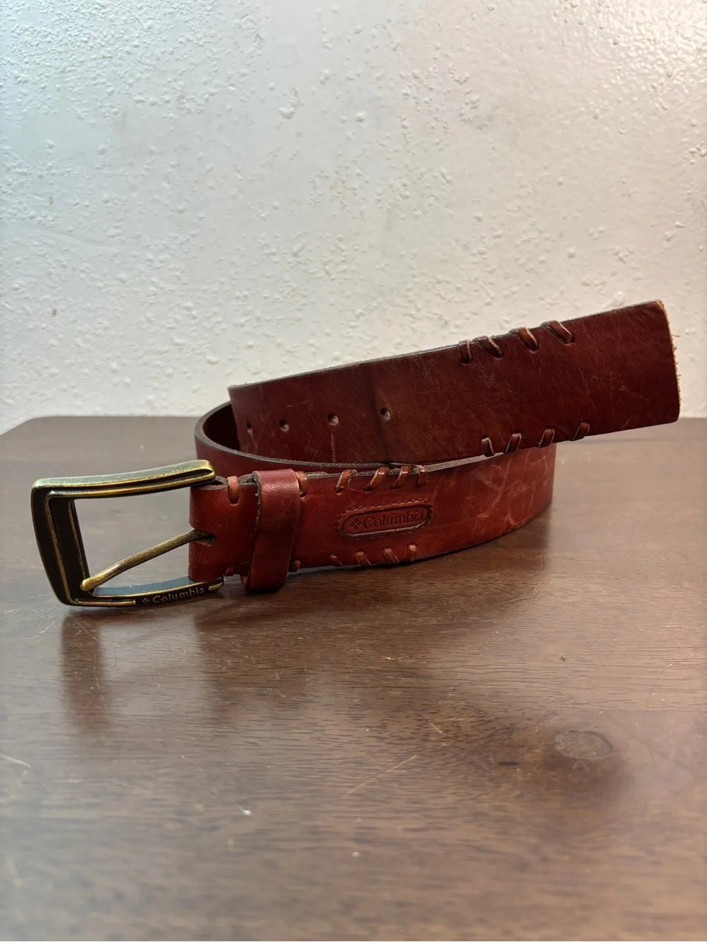 Columbia Men's Chestnut Brown Leather Belt with Brass-Tone Buckle
